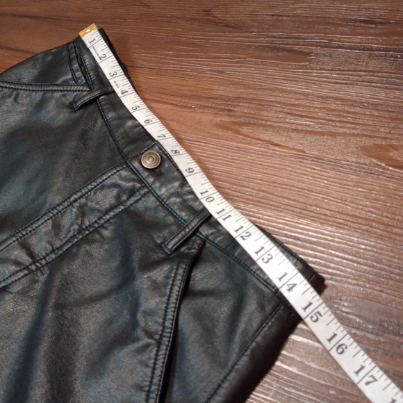 Free people Lita Vegan Leather Short in Abyss - Picture 9 of 11